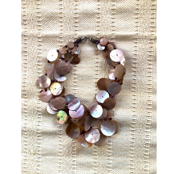 Layered Shell Choker Necklace - Picture 2 of 3